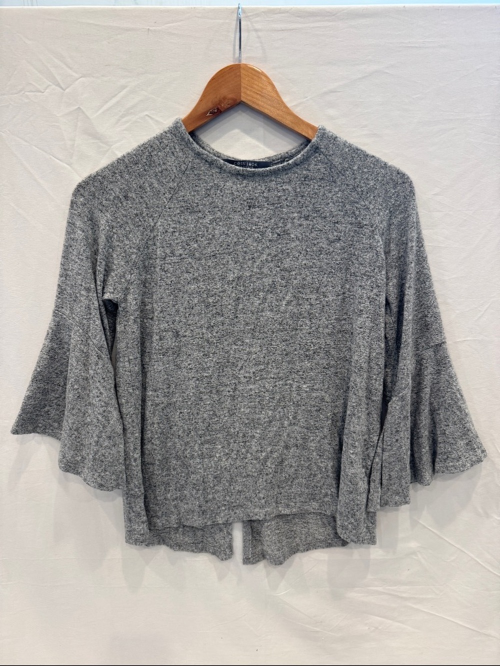 Coin 1804 Cozy Gray Bell-Sleeve Women's Top, Size SM